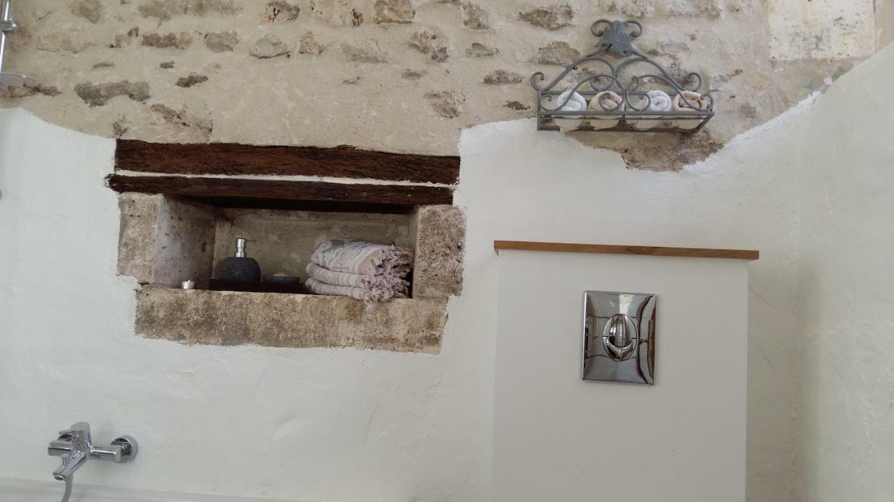 Le Gite Des Chambres De La Grange Cherval Buitenkant foto