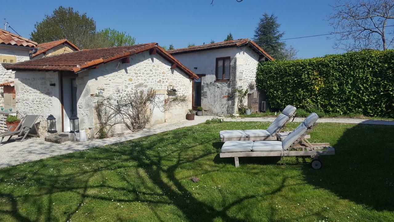 Le Gite Des Chambres De La Grange Cherval Buitenkant foto