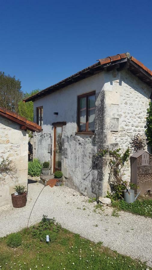 Le Gite Des Chambres De La Grange Cherval Buitenkant foto